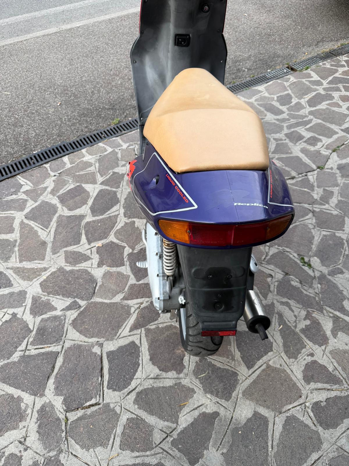 Aprilia SR Replica Loris Reggiani 1995 - immagine 2